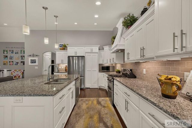 916 Oak Hill Way, Rexburg, ID 83440