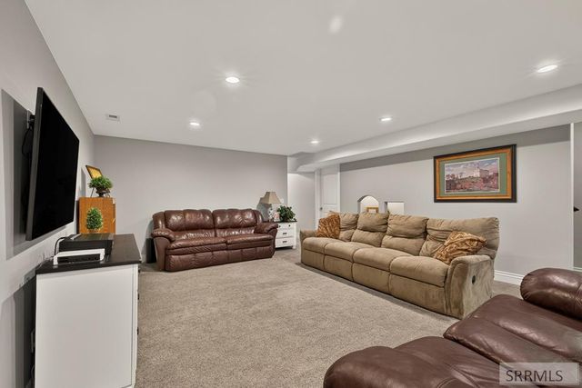 916 Oak Hill Way, Rexburg, ID 83440