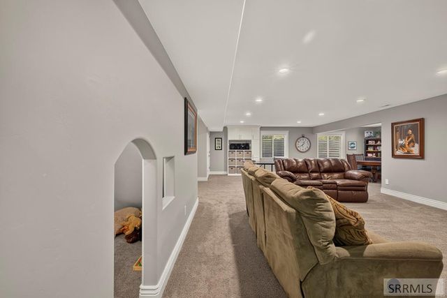 916 Oak Hill Way, Rexburg, ID 83440