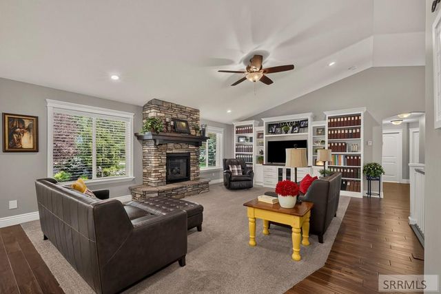 916 Oak Hill Way, Rexburg, ID 83440