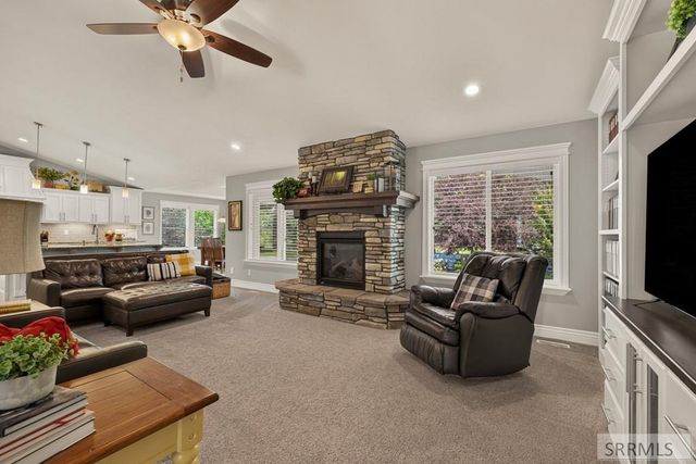 916 Oak Hill Way, Rexburg, ID 83440