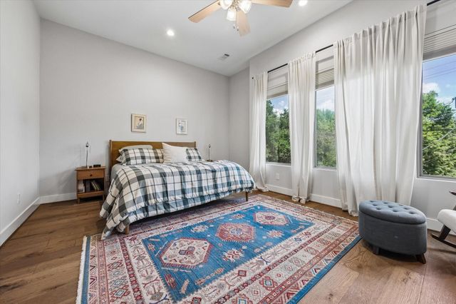 2704 Baldwin Street, Houston, TX 77006