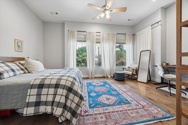 2704 Baldwin Street, Houston, TX 77006