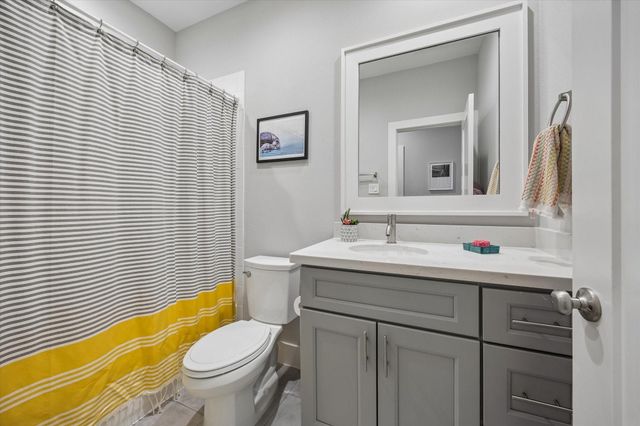 2704 Baldwin Street, Houston, TX 77006