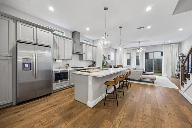 2704 Baldwin Street, Houston, TX 77006