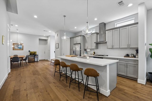 2704 Baldwin Street, Houston, TX 77006