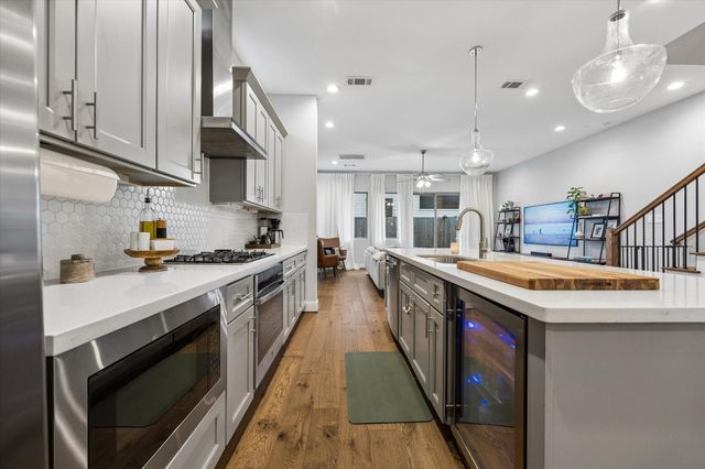 2704 Baldwin Street, Houston, TX 77006
