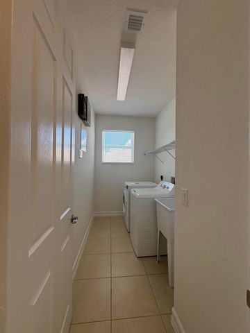 8187 Half Dome Court, Boynton Beach, FL 33473