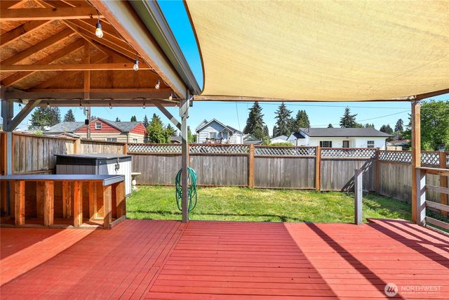 3733 D Street, Bremerton, WA 98312