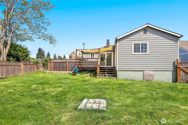 3733 D Street, Bremerton, WA 98312