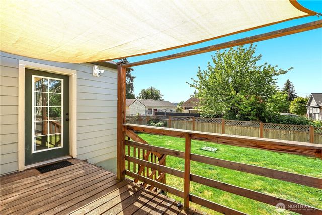3733 D Street, Bremerton, WA 98312