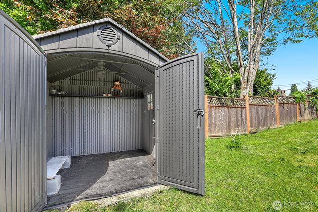 3733 D Street, Bremerton, WA 98312