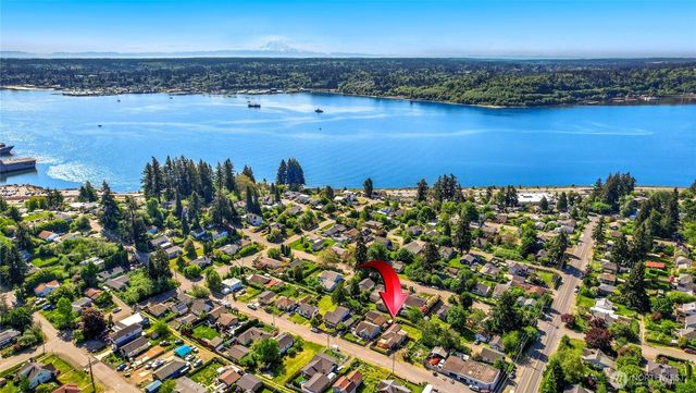 3733 D Street, Bremerton, WA 98312