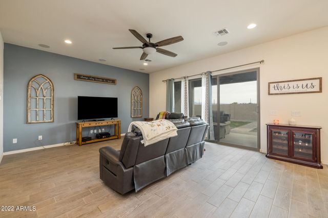 40587 N SPOTTED Lane, San Tan Valley, AZ 85140