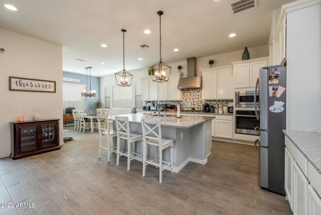 40587 N SPOTTED Lane, San Tan Valley, AZ 85140