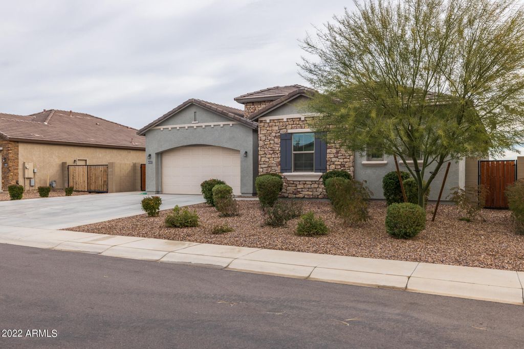 40587 N SPOTTED Lane, San Tan Valley, AZ 85140