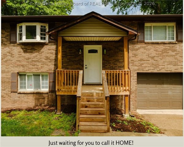 124 Honeysuckle Lane, Dunbar, WV 25064