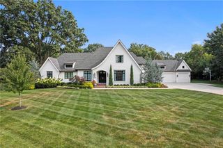 8605 Reinhardt Lane, Leawood, KS 66206