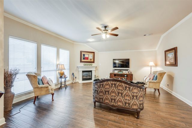 5717 Searcy Drive, Fort Worth, TX 76131