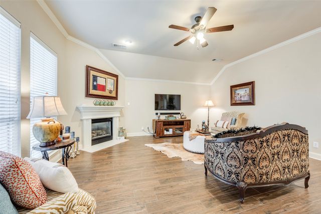 5717 Searcy Drive, Fort Worth, TX 76131