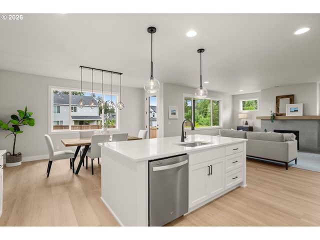 7430 Sw ALDER St, Wilsonville, OR 97070
