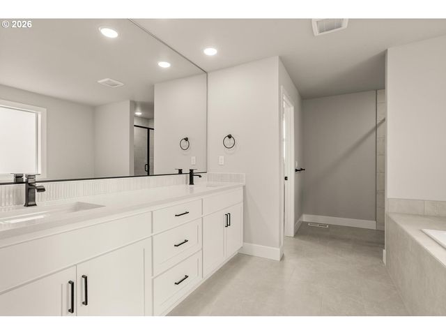 7430 Sw ALDER St, Wilsonville, OR 97070