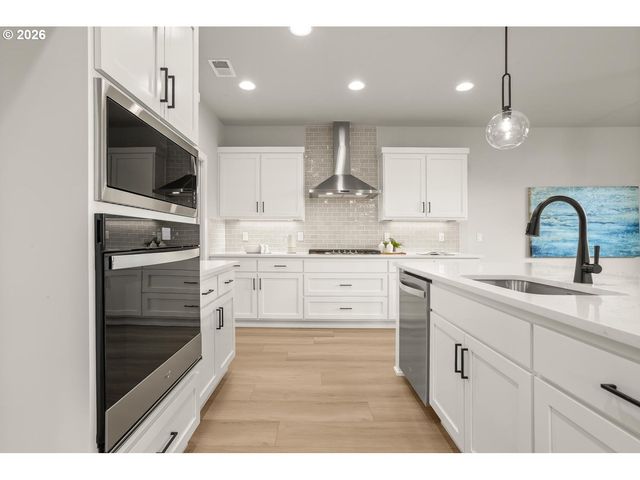 7430 Sw ALDER St, Wilsonville, OR 97070