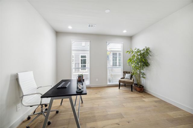 5237 Hillman Street F, Houston, TX 77023