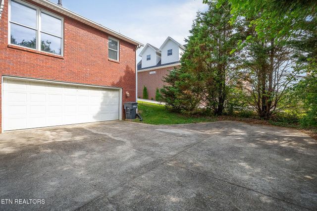 1325 Bridle Path, Cookeville, TN 38501