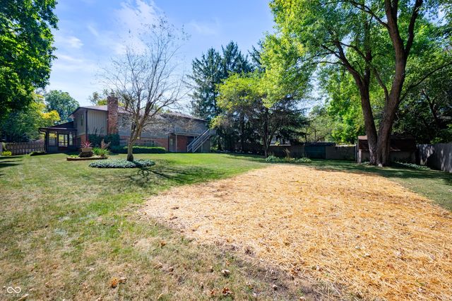910 Claridge Court, Indianapolis, IN 46260