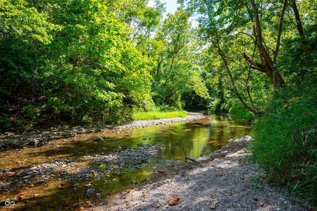 910 Claridge Court, Indianapolis, IN 46260