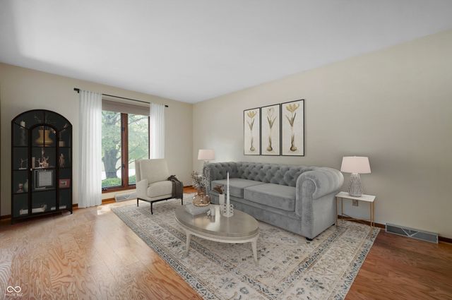 910 Claridge Court, Indianapolis, IN 46260