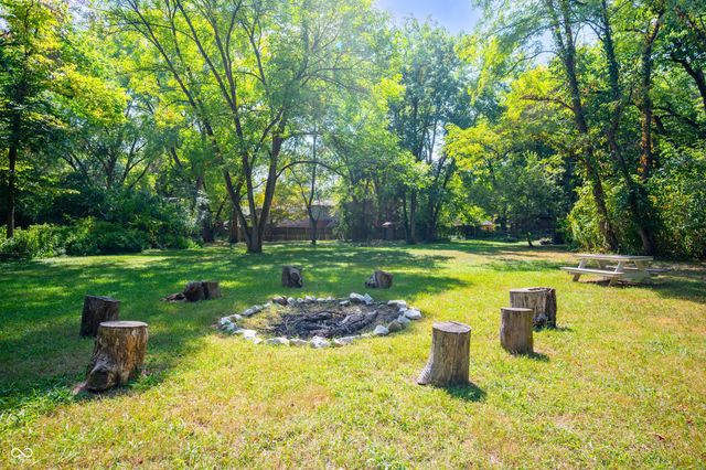 910 Claridge Court, Indianapolis, IN 46260