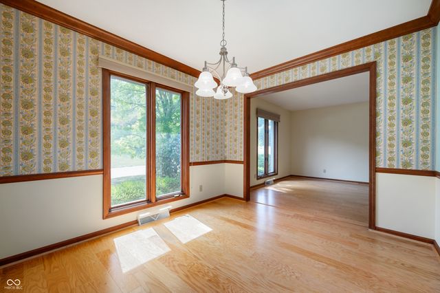 910 Claridge Court, Indianapolis, IN 46260