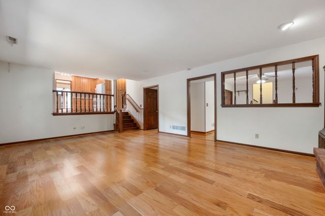 910 Claridge Court, Indianapolis, IN 46260