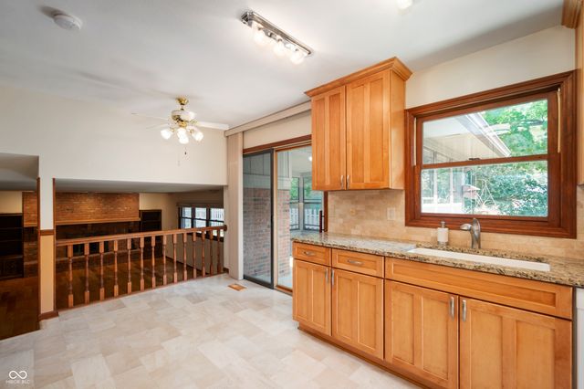 910 Claridge Court, Indianapolis, IN 46260