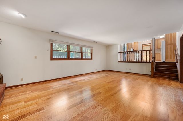 910 Claridge Court, Indianapolis, IN 46260