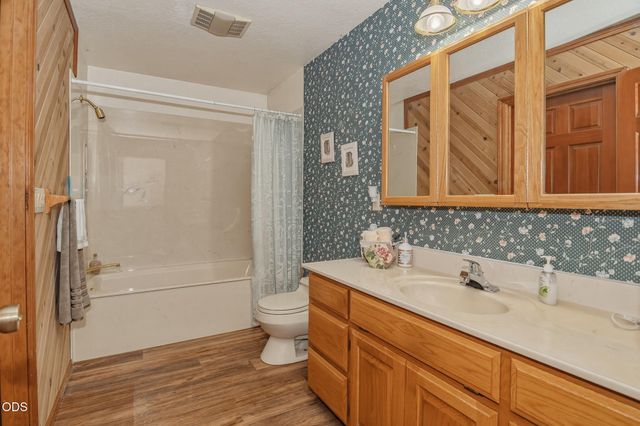 700 Cienaga Lane, Grants Pass, OR 97526