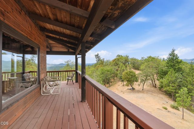 700 Cienaga Lane, Grants Pass, OR 97526