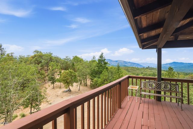 700 Cienaga Lane, Grants Pass, OR 97526