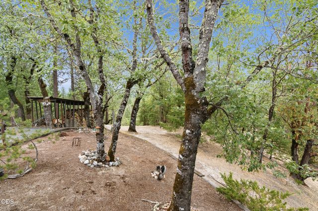 700 Cienaga Lane, Grants Pass, OR 97526