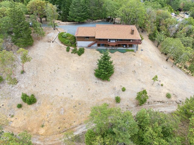 700 Cienaga Lane, Grants Pass, OR 97526