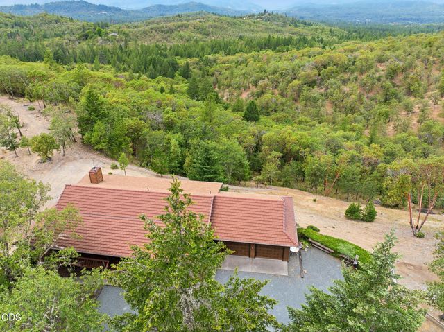 700 Cienaga Lane, Grants Pass, OR 97526