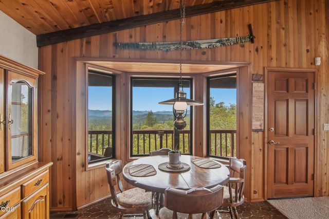 700 Cienaga Lane, Grants Pass, OR 97526