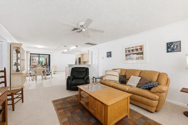 1081 Palama Way, Lantana, FL 33462