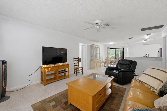 1081 Palama Way, Lantana, FL 33462