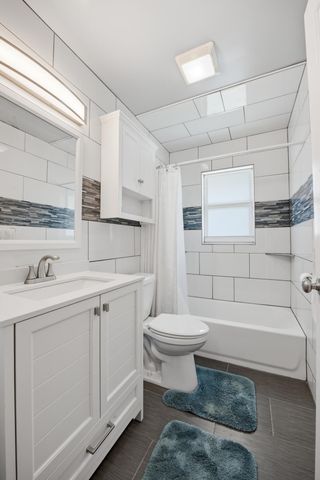 1081 Palama Way, Lantana, FL 33462