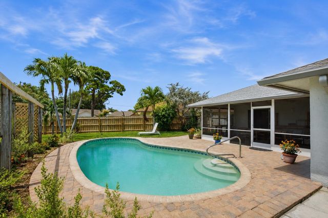 1081 Palama Way, Lantana, FL 33462