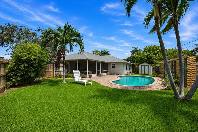 1081 Palama Way, Lantana, FL 33462
