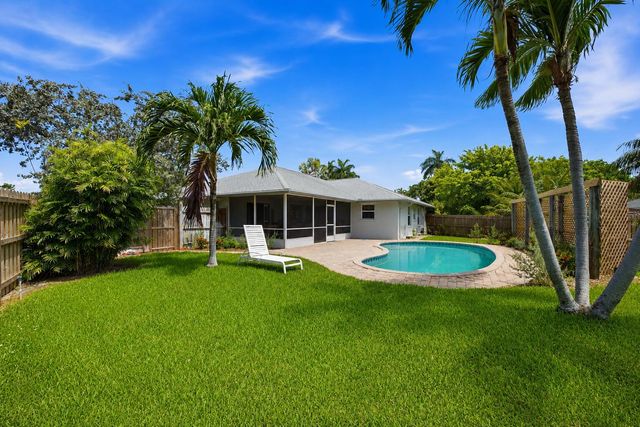 1081 Palama Way, Lantana, FL 33462